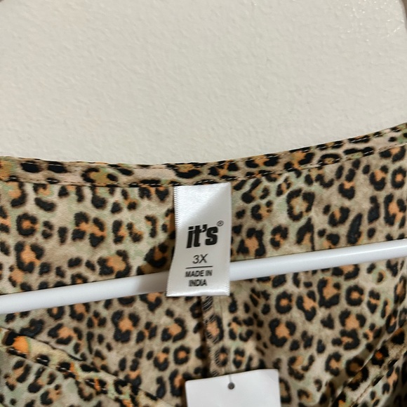 Maurice’s IT Leopard Print Women's Top - Picture 2 of 3